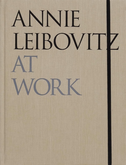 146893-ANNIE-LEIBOVITZ-AT-WORK-ING-9781838668204